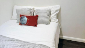 Warm Edinburgh City Center Room